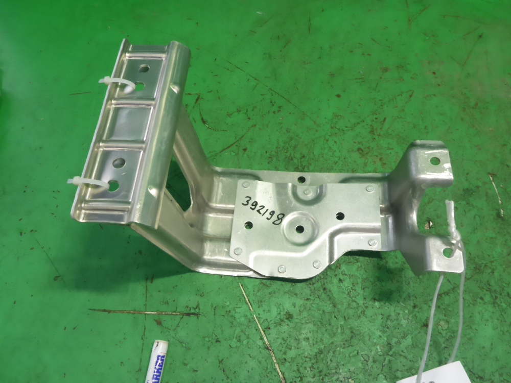 Крепление аккумулятора (АКБ)