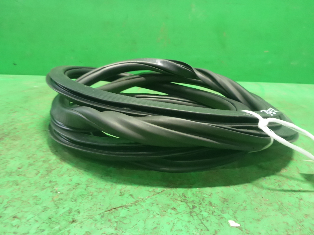 Уплотнитель двери