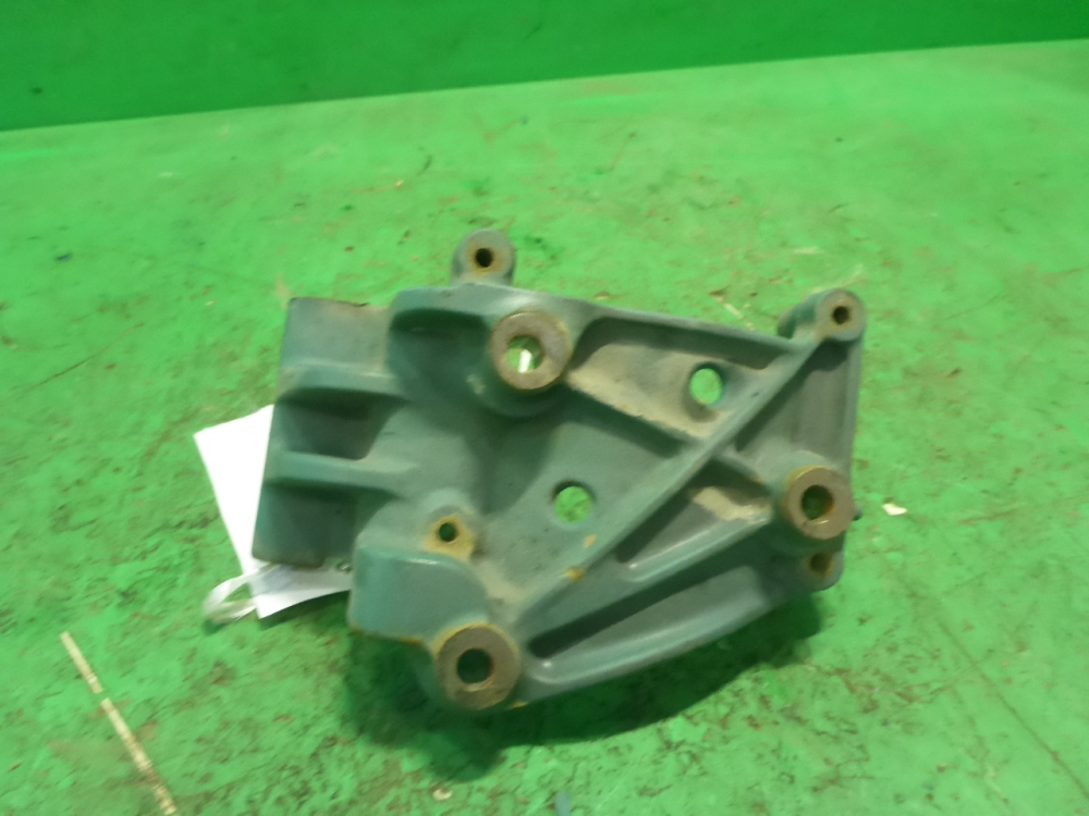 Кронштейн генератора