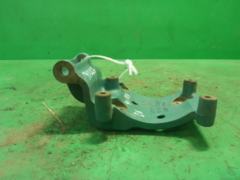 Кронштейн генератора