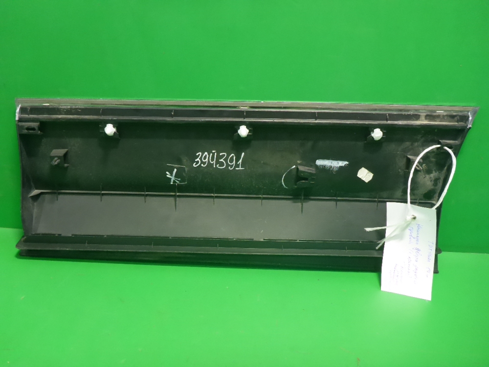 Накладка двери задней правой