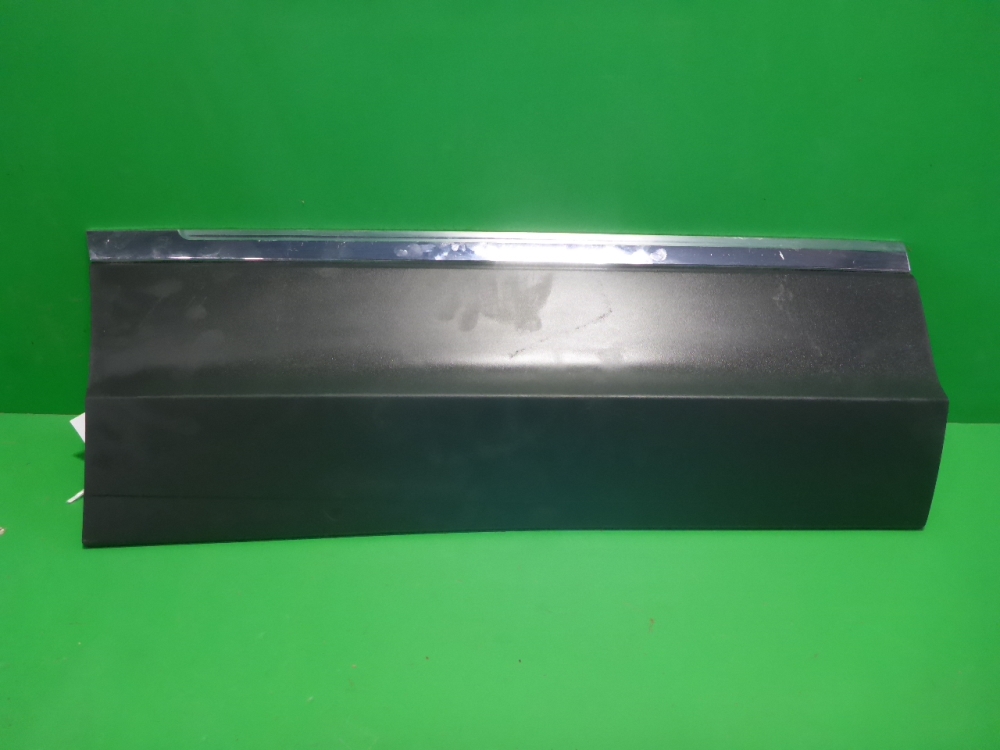 Накладка двери задней правой