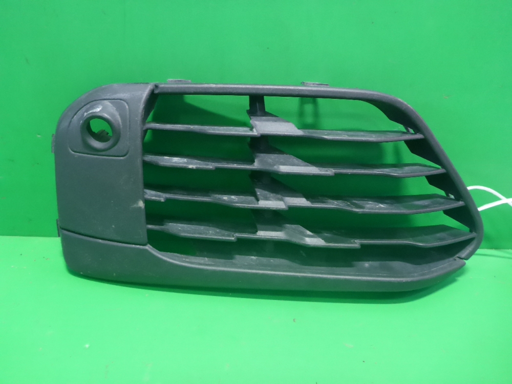 Решетка в бампер левая