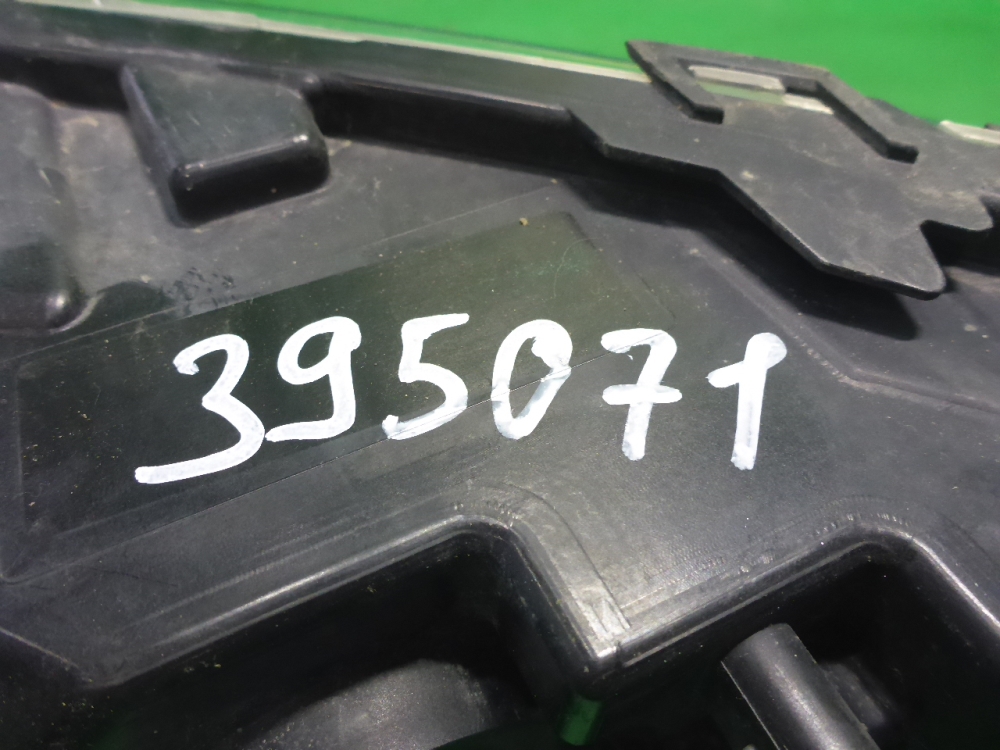 Фара противотуманная правая