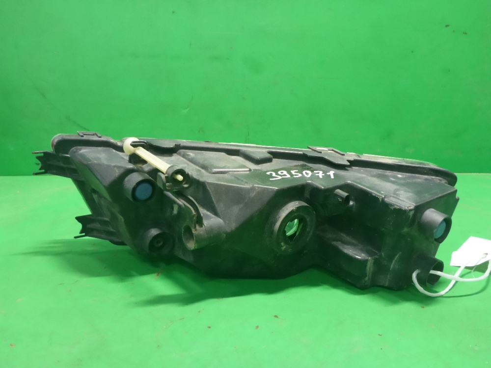 Фара противотуманная правая