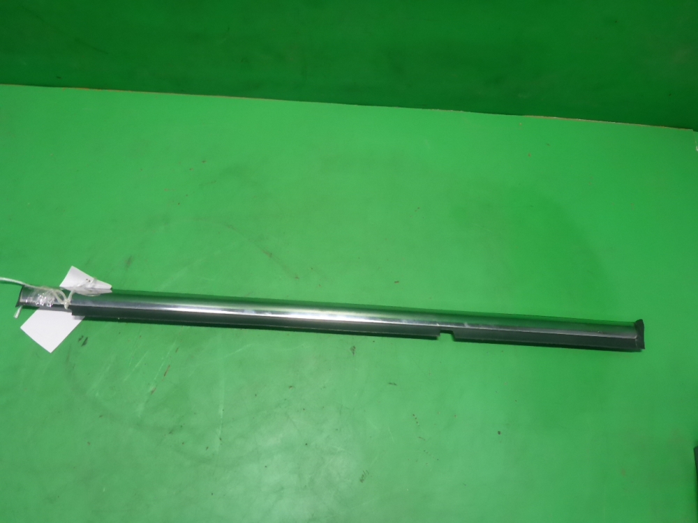 Накладка стекла заднего правого