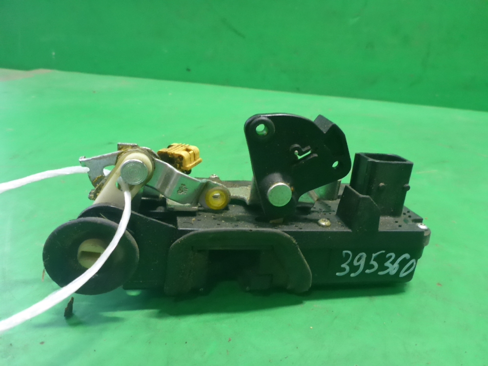 Замок двери задней правой