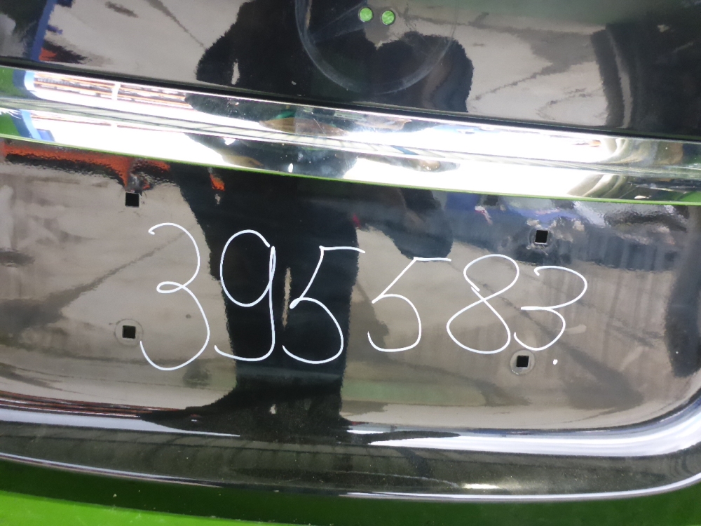 Дверь багажника