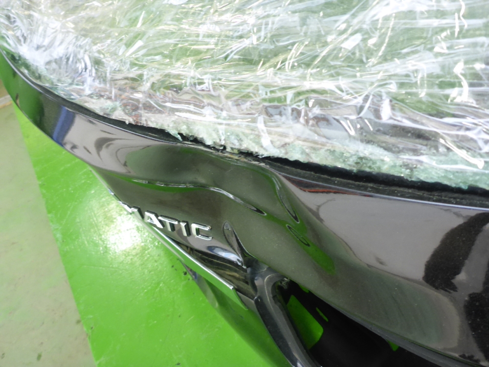 Дверь багажника