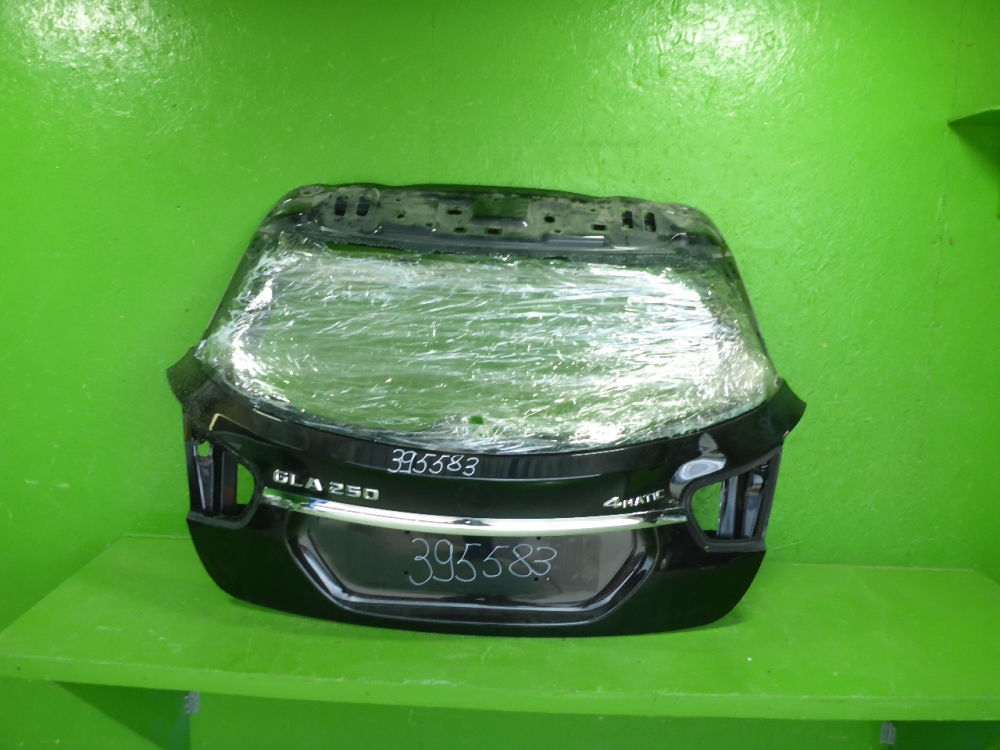 Дверь багажника