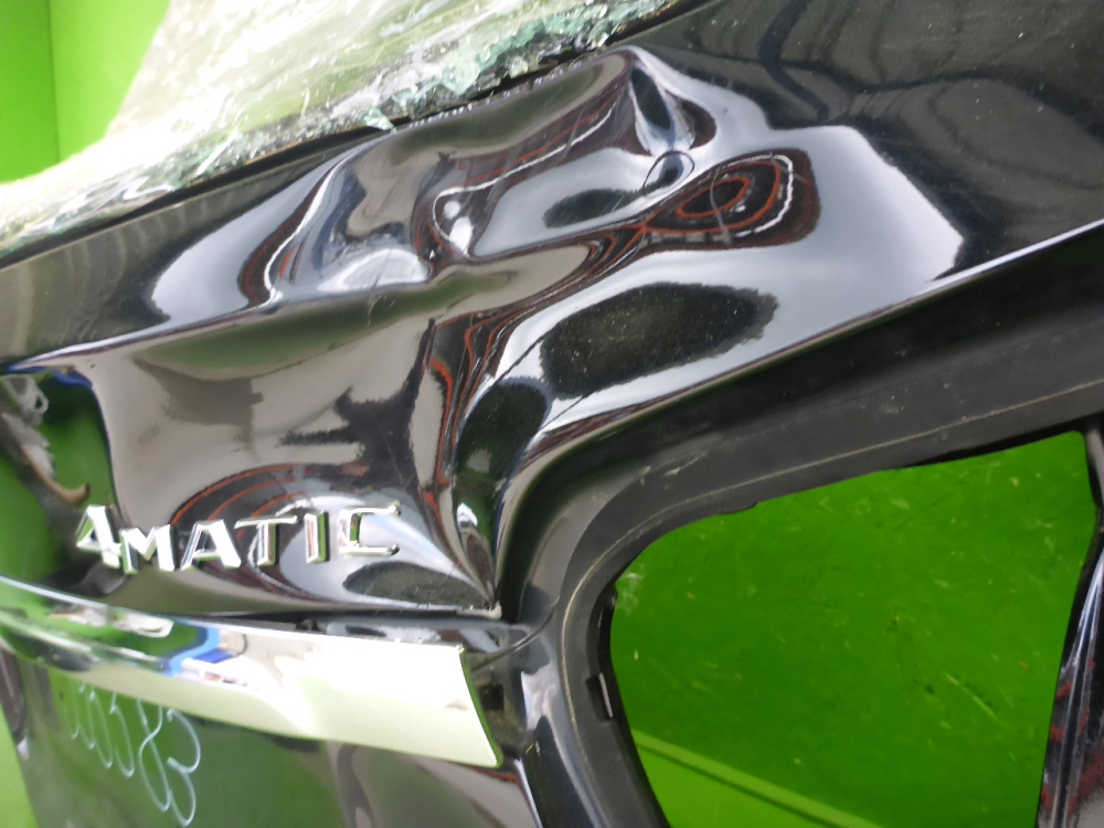 Дверь багажника