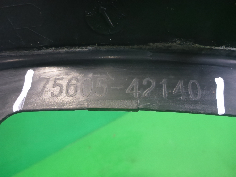 Накладка заднего крыла правого