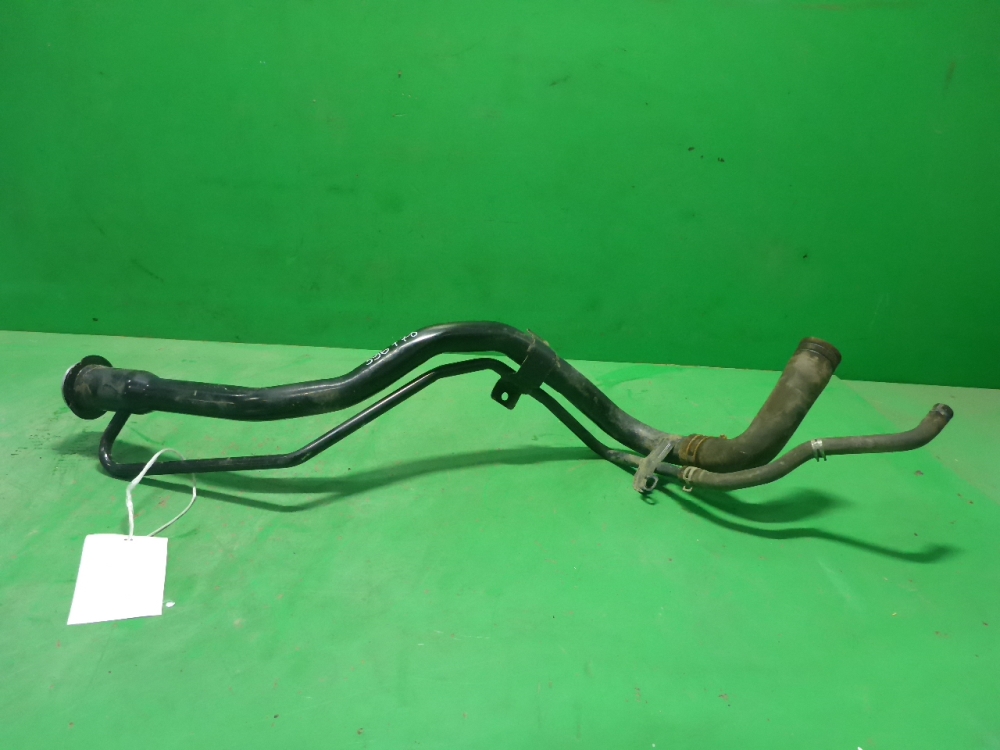 Горловина топливного бака