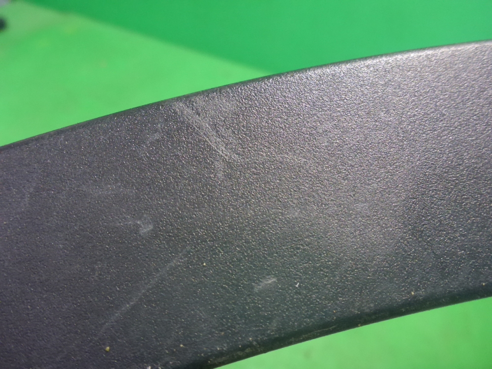 Накладка переднего крыла правого