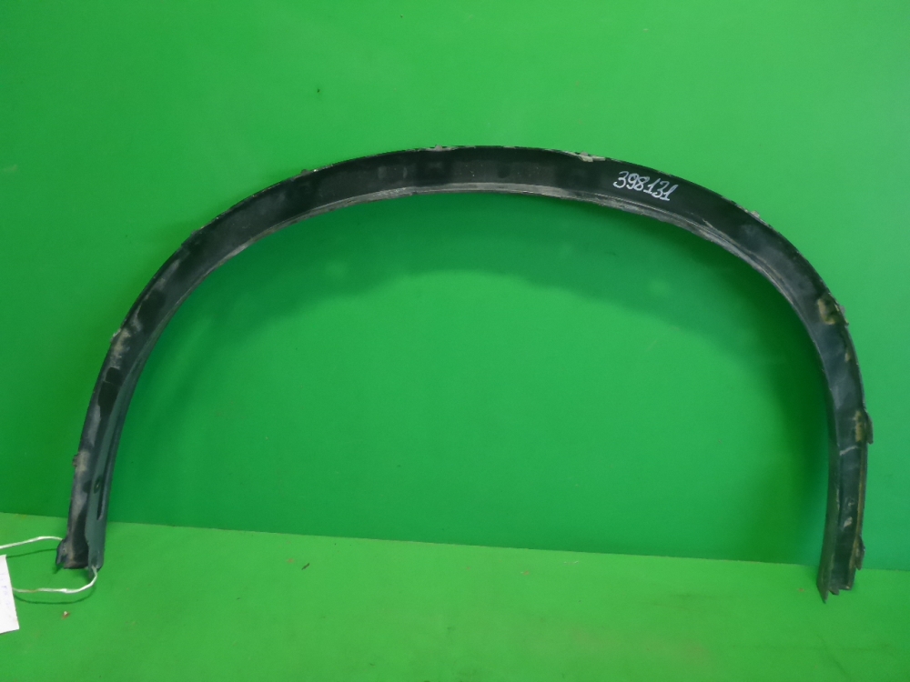 Накладка переднего крыла правого