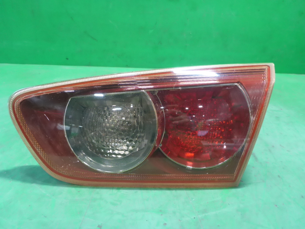 Фонарь задний внутренний правый