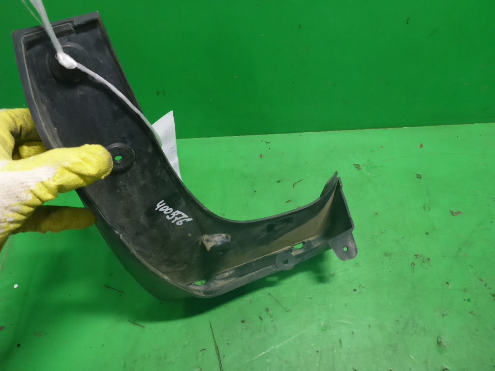 Брызговик задний левый