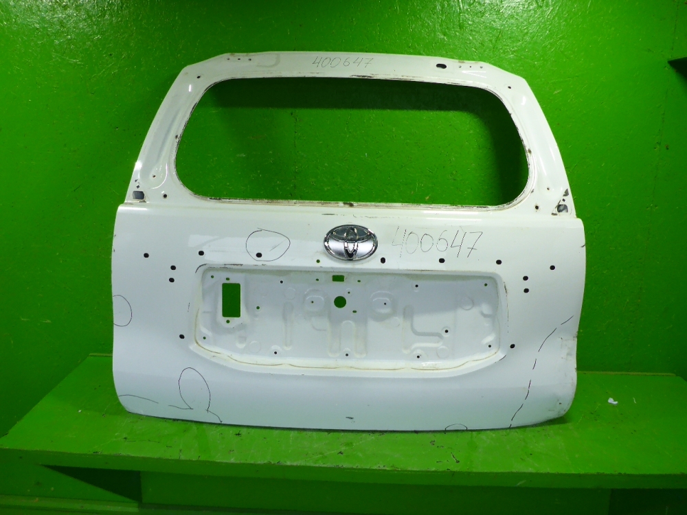 Дверь багажника