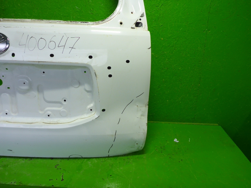 Дверь багажника