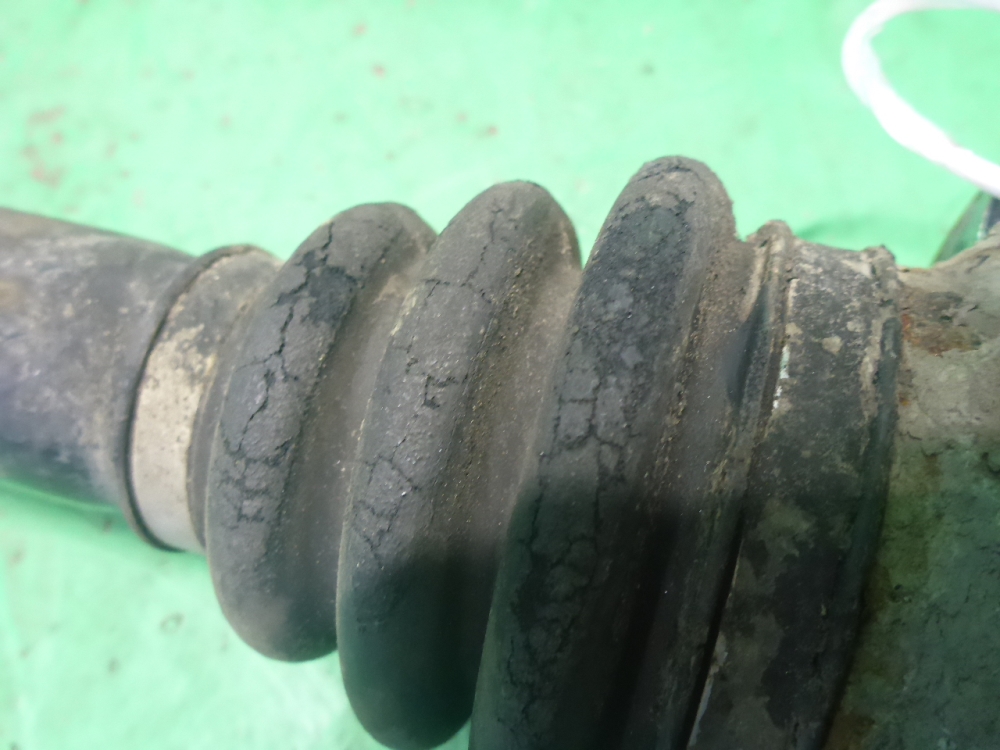 Полуось задняя правая