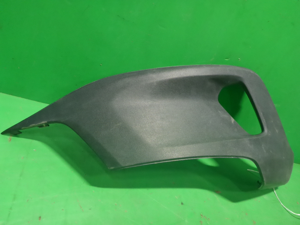 Накладка переднего бампера левая