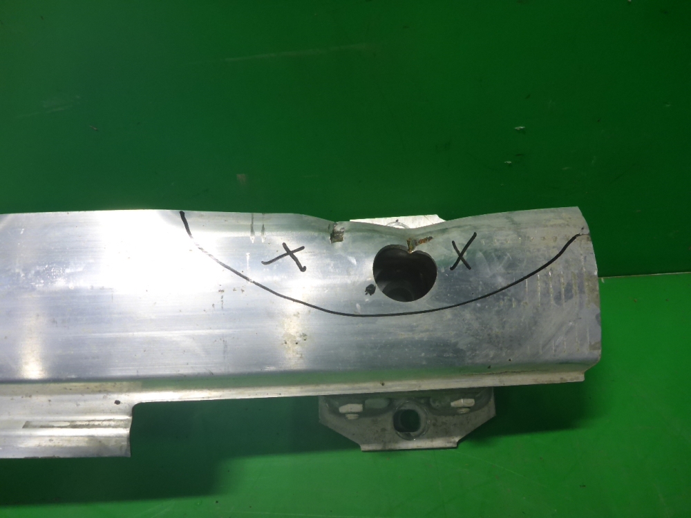 Усилитель заднего бампера