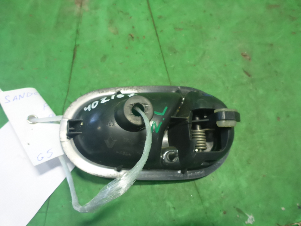 Ручка двери задней внутренняя левая