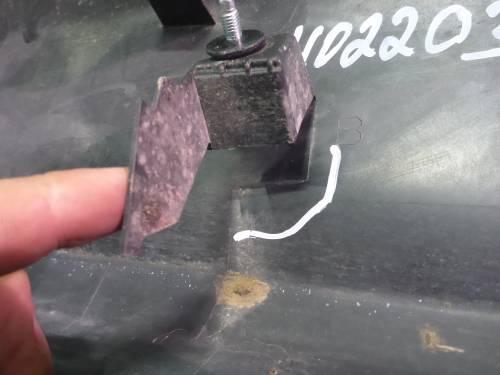 Накладка двери задней левой