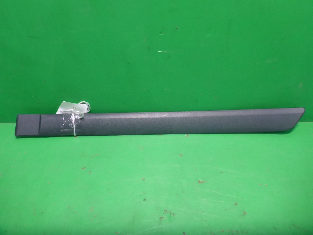 Накладка двери задней левой