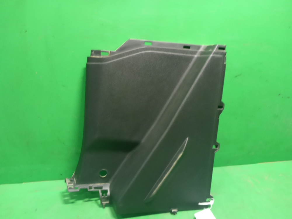 Обшивка багажника