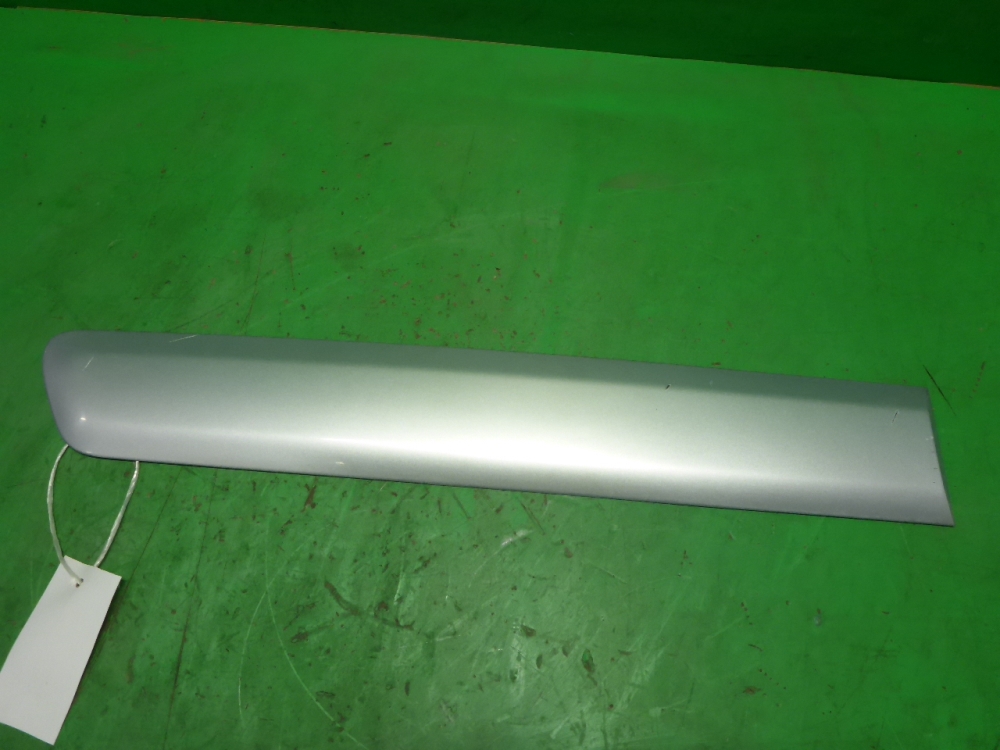 Накладка двери задней правой