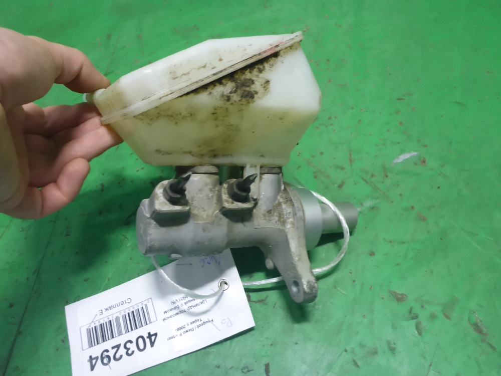 Цилиндр тормозной главный