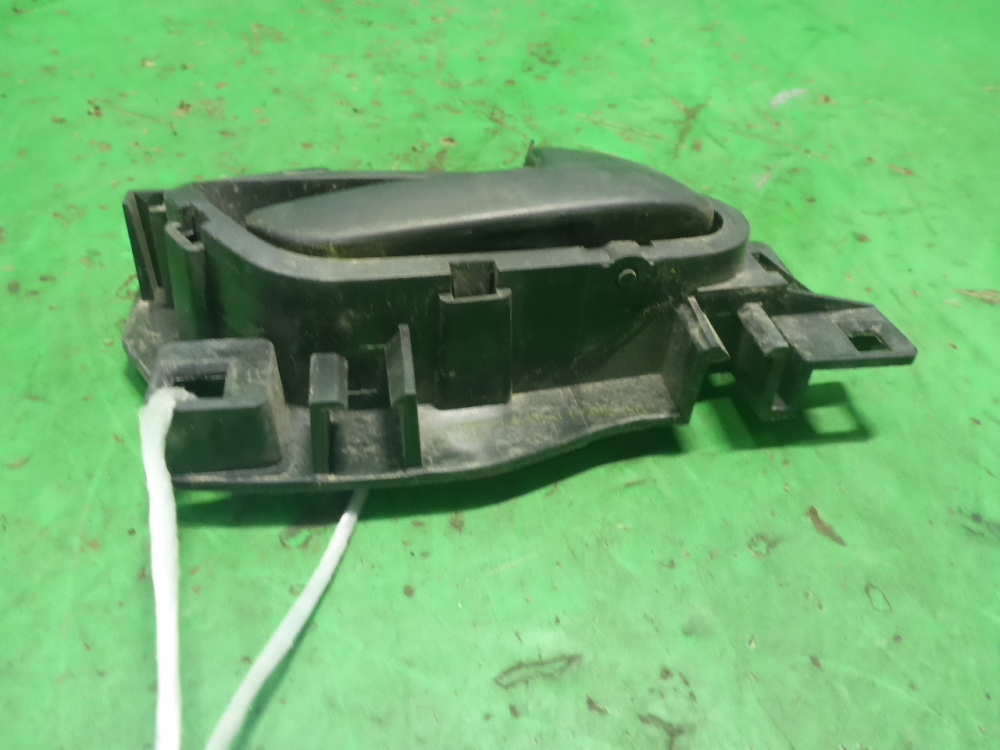 Ручка двери передней внутренняя правая