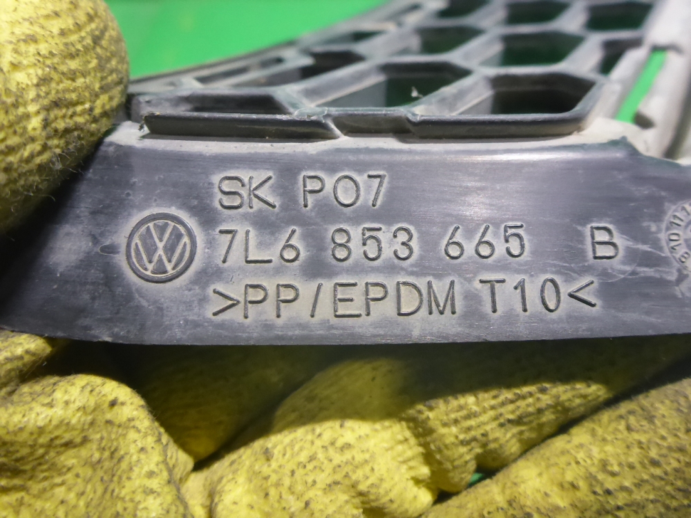 Решетка в бампер левая