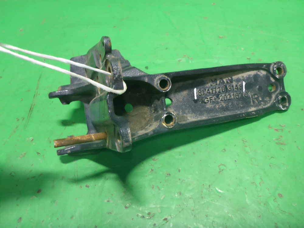 Кронштейн кабины