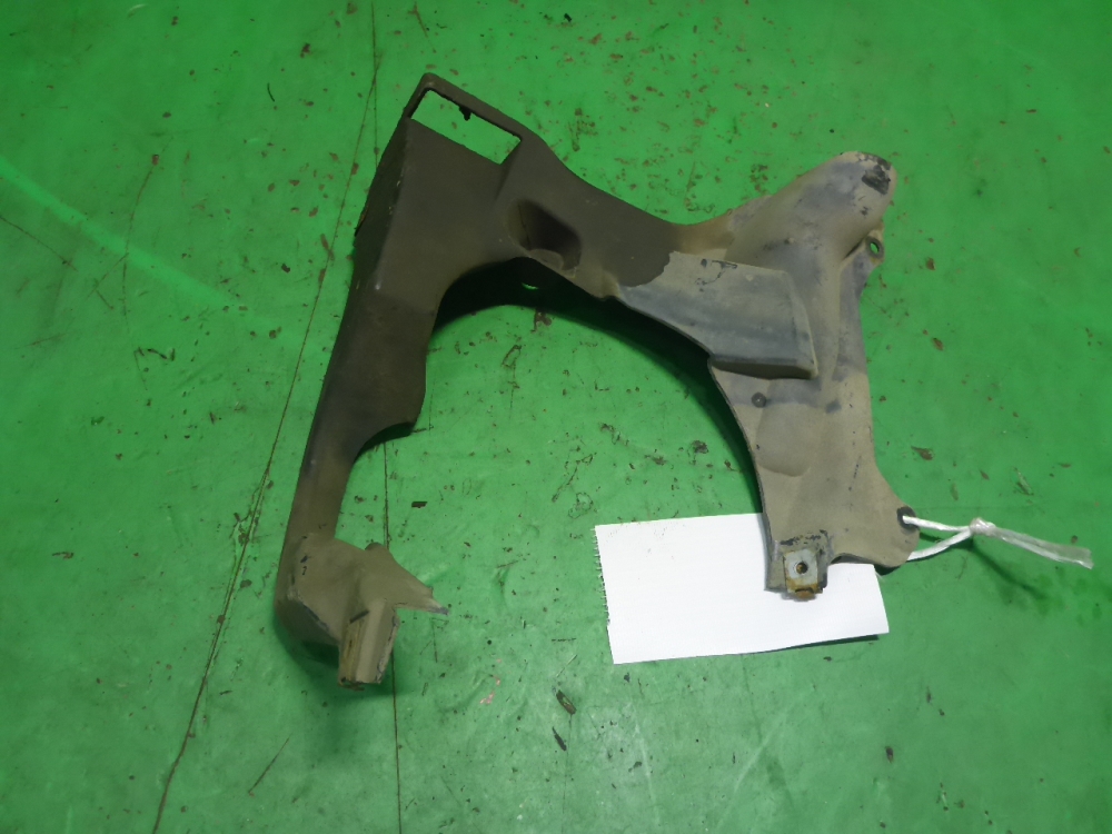 Пыльник двигателя боковой правый