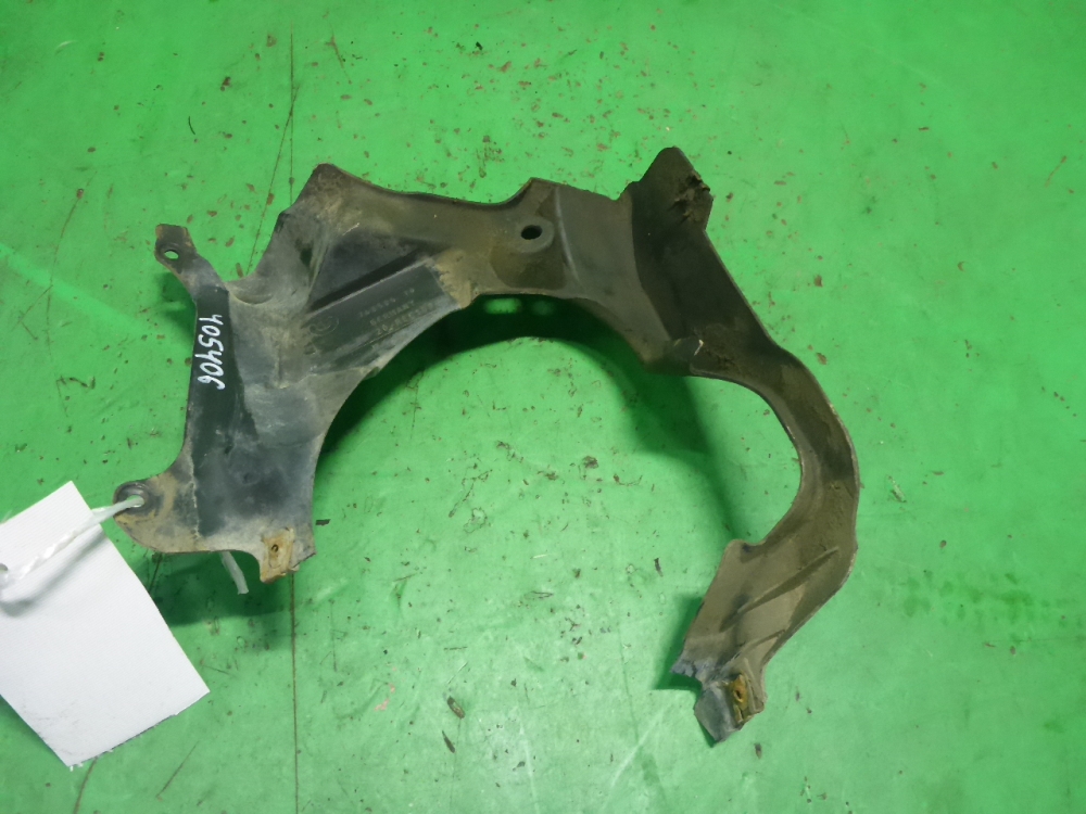 Пыльник двигателя боковой правый