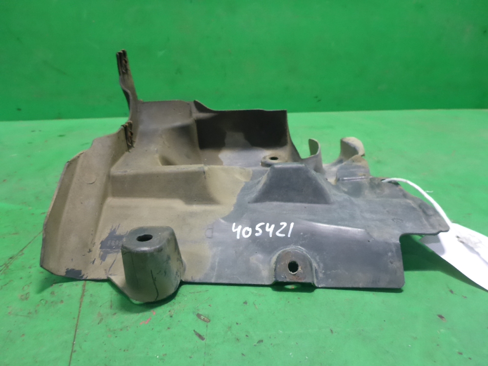 Пыльник двигателя боковой правый