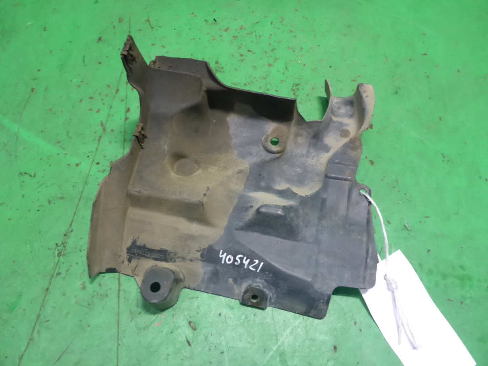 Пыльник двигателя боковой правый