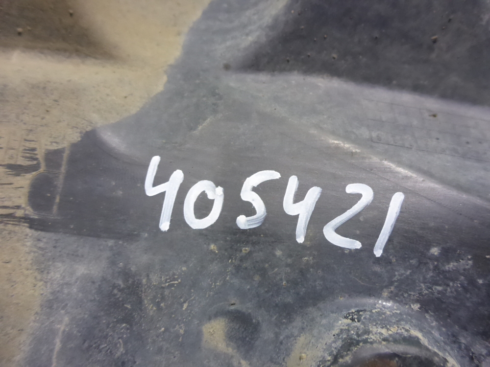 Пыльник двигателя боковой правый