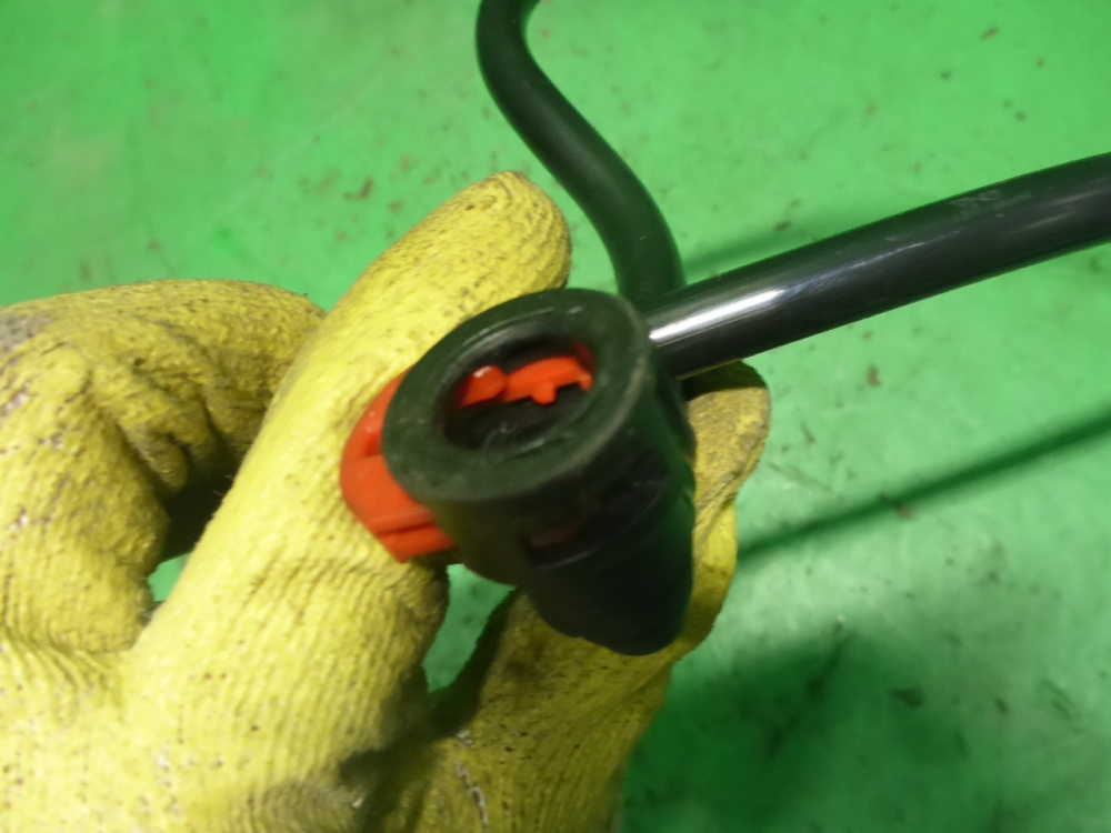 Трубка топливная