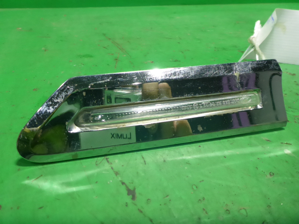 Повторитель на крыло правый