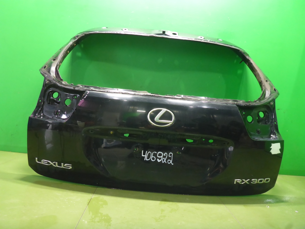 Дверь багажника