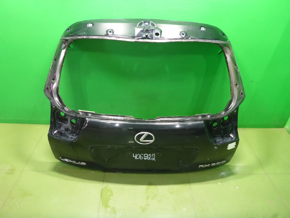 Дверь багажника