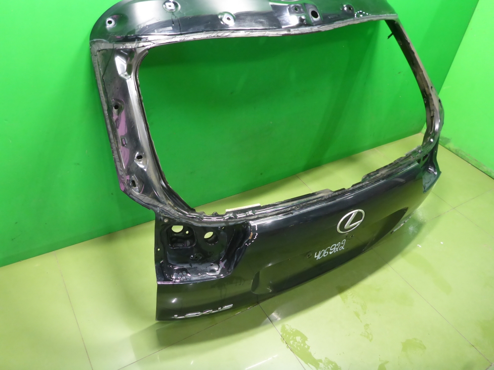 Дверь багажника