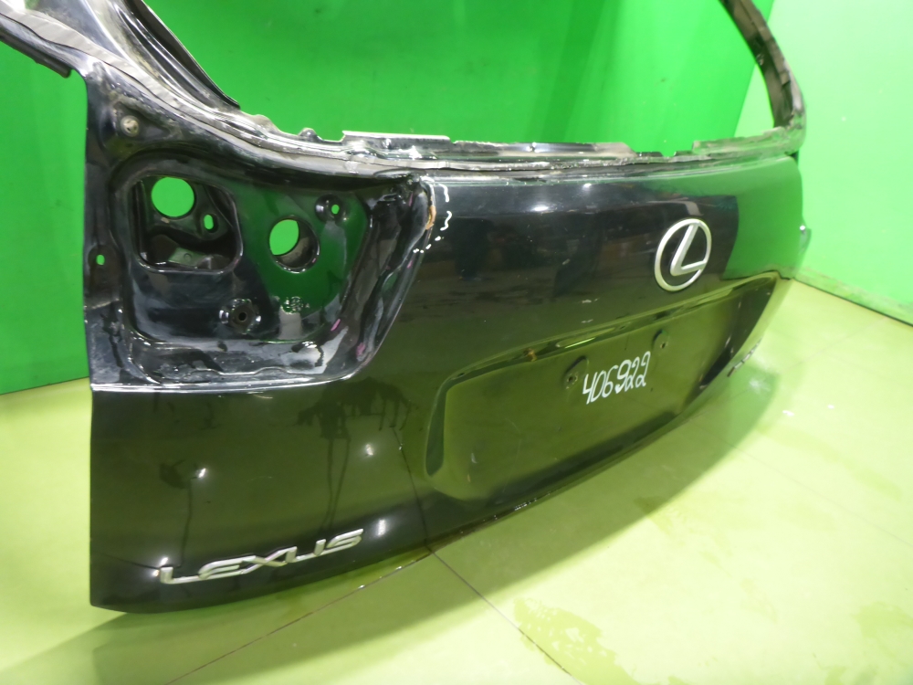 Дверь багажника