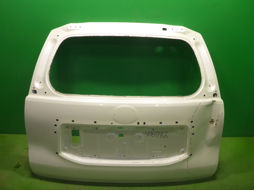 Дверь багажника