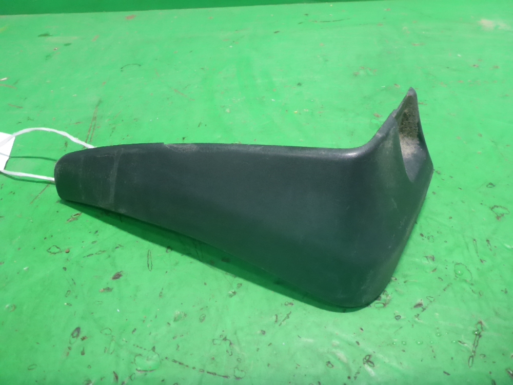 Брызговик задний левый