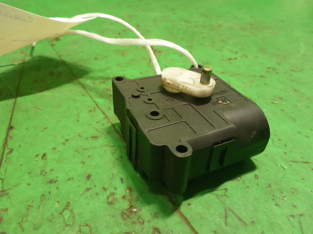 Моторчик заслонки печки