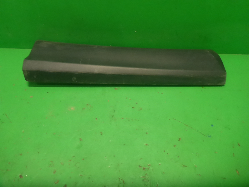 Накладка двери задней правой